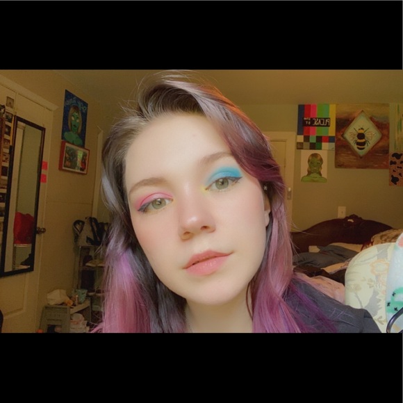 Meet your Posher, Madi - Picture 1 of 1